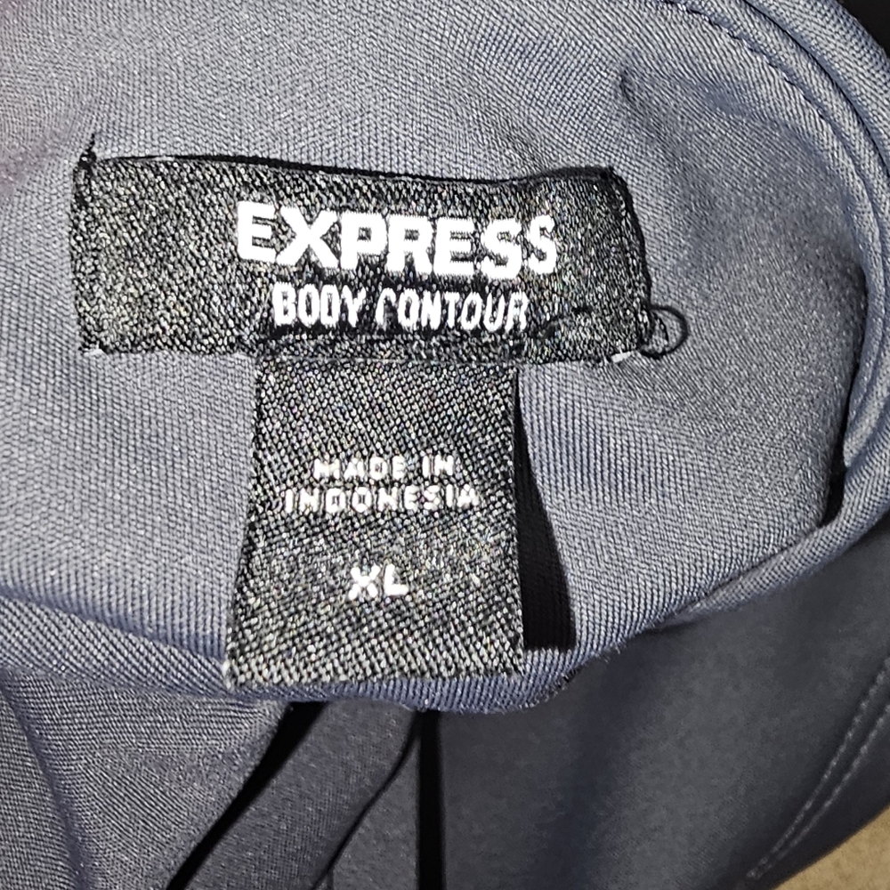 Express Body Contour Halter Top - Picture 5 of 6